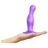 Strap-on-me Curvy M - godemichet ondulé avec ventouse (violet)