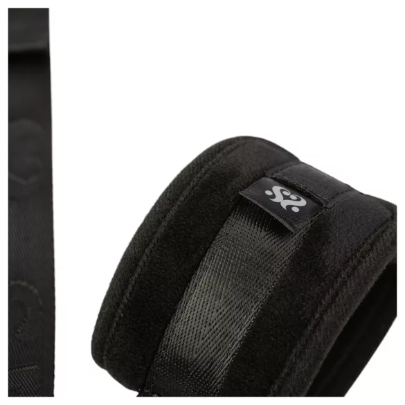 Sei Mio - menottes et collier avec attache dos - simili cuir noir