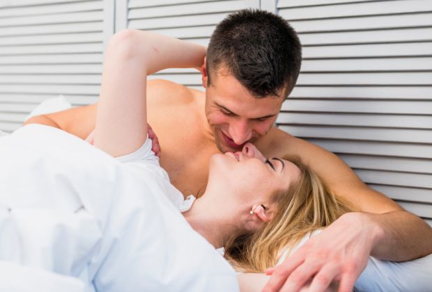 Sexe anal : Mythes, conseils et produits